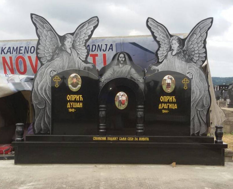 Spomenici u obliku andjela i srca